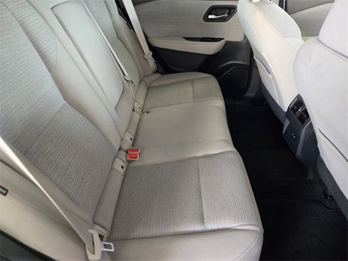 Used 2022 Nissan Rogue SV image 31