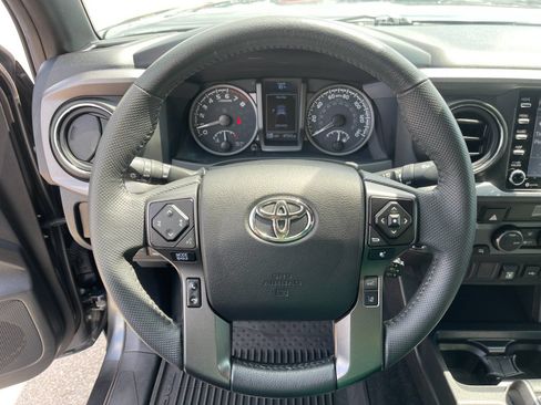 Used 2022 Toyota Tacoma TRD Off-Road AWD/4WD image 24