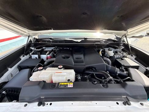 Used 2023 Toyota Tundra Limited AWD/4WD image 19