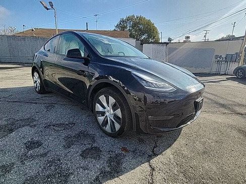 Used 2020 Tesla Model Y Long Range image 7