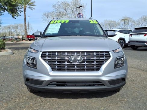 Certified 2025 Hyundai Venue SEL image 2