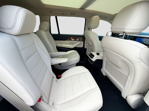 Used 2023 Mercedes-Benz GLS 580 4MATIC image 29