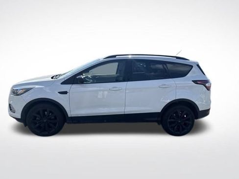 Used 2017 Ford Escape SE w/ Equipment Group 201A AWD/4WD image 2