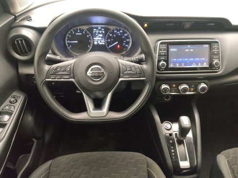 Used 2021 Nissan Kicks S image 22