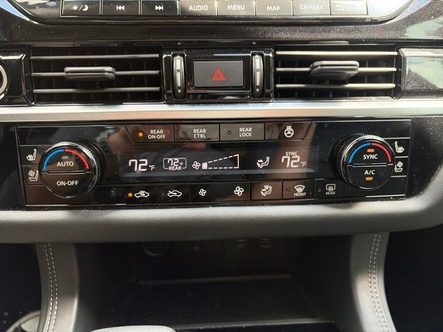 Used 2023 Nissan Pathfinder Platinum w/ Black Appearance Package AWD/4WD image 38