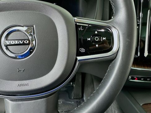 Used 2023 Volvo XC60 B5 Plus image 43