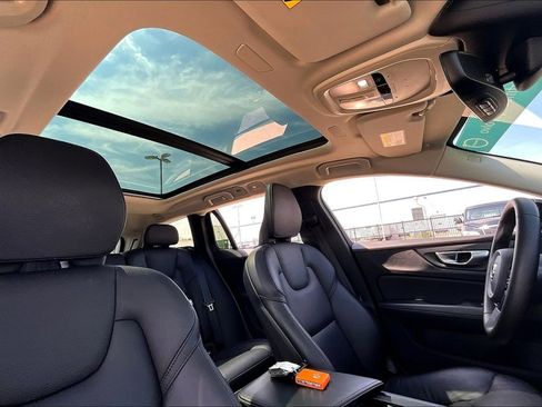 Certified 2024 Volvo V60 B5 Cross Country Plus image 22