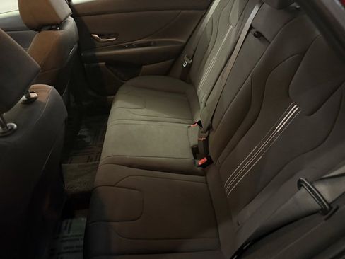 Used 2025 Hyundai Elantra SEL image 30