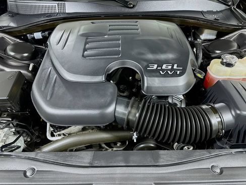 Used 2022 Chrysler 300 Touring w/ Sport Appearance Package AWD/4WD image 22