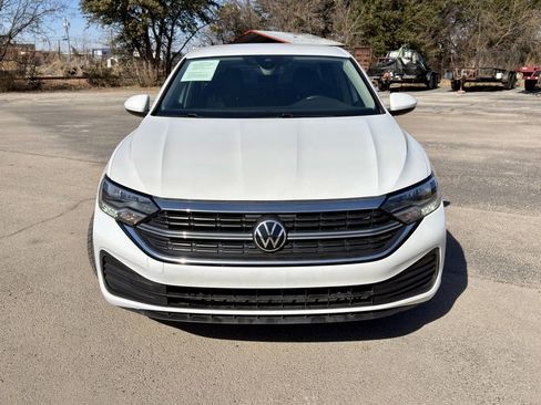 Used 2023 Volkswagen Jetta SE image 8