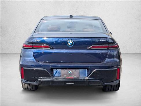 New 2026 BMW 750e xDrive image 7