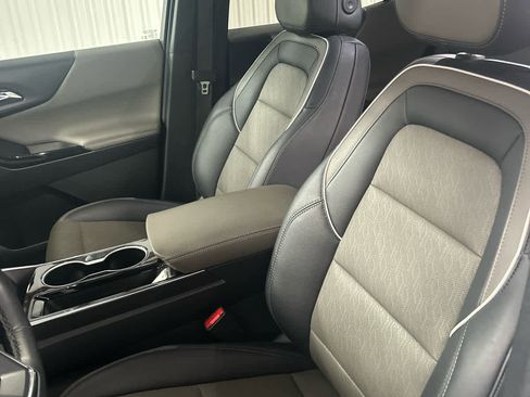 Used 2025 Chevrolet Equinox LT w/ Convenience Package II image 17