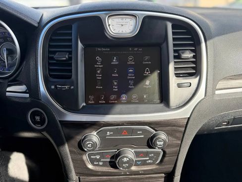 Used 2016 Chrysler 300 Limited image 45