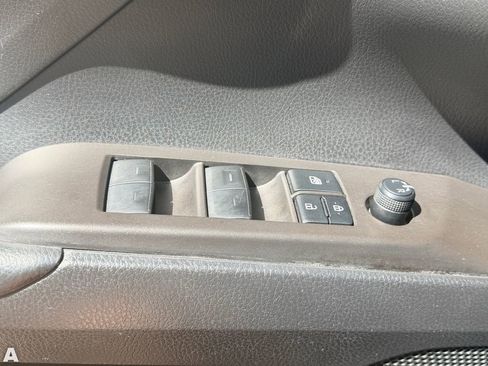 Used 2023 Toyota Camry SE FWD image 14