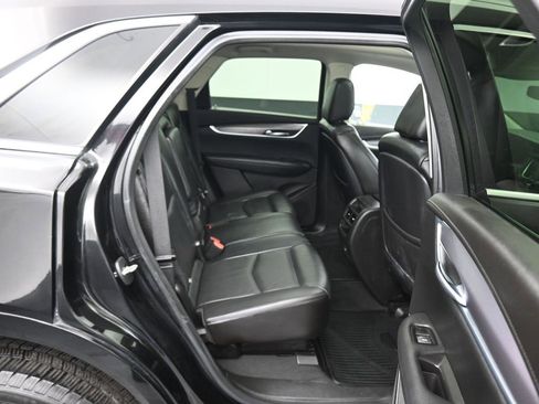 Used 2018 Cadillac XT5 Luxury image 36