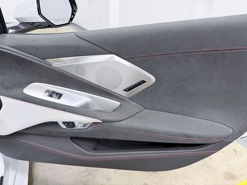 Used 2023 Chevrolet Corvette Stingray Premium Conv w/ Z51 Performance Package RWD image 36