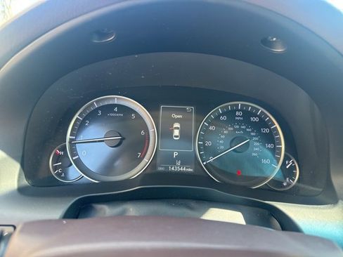 Used 2016 Lexus ES 350 w/ Luxury Package w/Wood Trim image 23