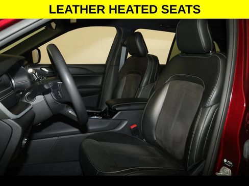 Used 2023 Jeep Grand Cherokee Altitude AWD/4WD image 4