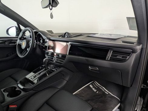 New 2026 Porsche Macan image 19