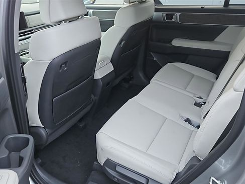 Used 2024 Hyundai Santa Fe Limited image 8