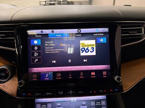 Used 2022 Jeep Grand Wagoneer Series II w/ Premium Group II image 29