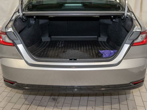 Used 2025 Toyota Camry XLE image 6