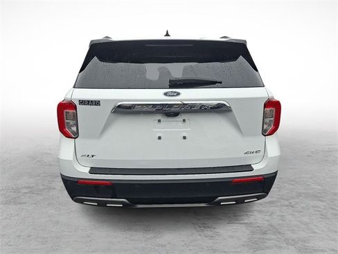Used 2023 Ford Explorer XLT w/ Equipment Group 202A image 5