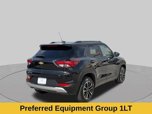 Used 2025 Chevrolet TrailBlazer LT AWD/4WD image 3