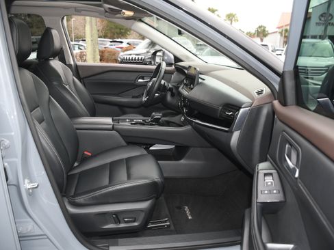 Used 2022 Nissan Rogue SL w/ SL Premium Package image 22