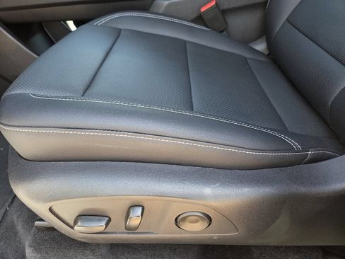 Used 2026 Chevrolet Traverse LT AWD/4WD image 17