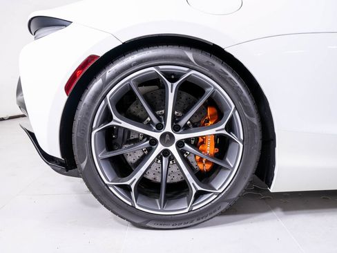 Used 2025 McLaren Artura Spider RWD image 16