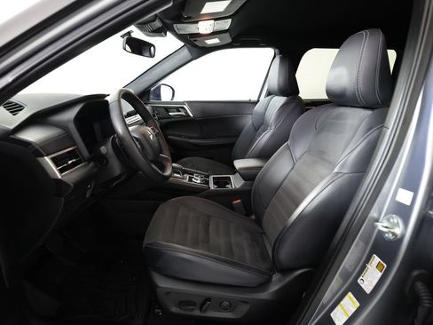 Used 2024 Mitsubishi Outlander SE Black Edition FWD image 17