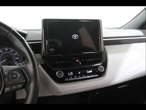 Used 2024 Toyota Corolla SE FWD image 9