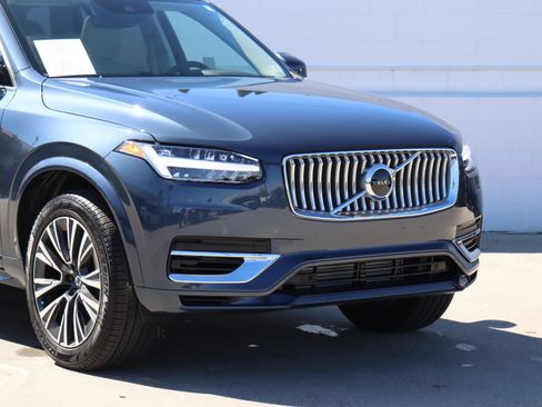 Used 2022 Volvo XC90 T8 Inscription Expression w/ Protection Package image 2