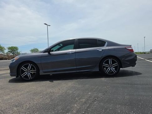 Used 2017 Honda Accord Sport image 6