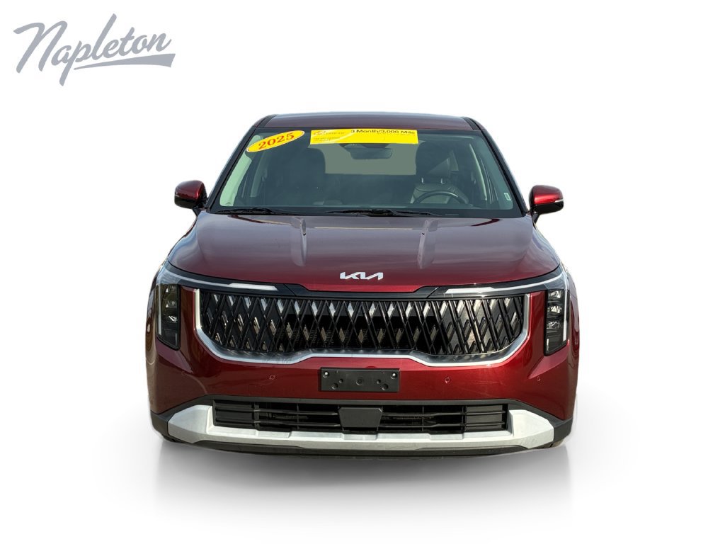 Used 2025 Kia Carnival FWD image 9