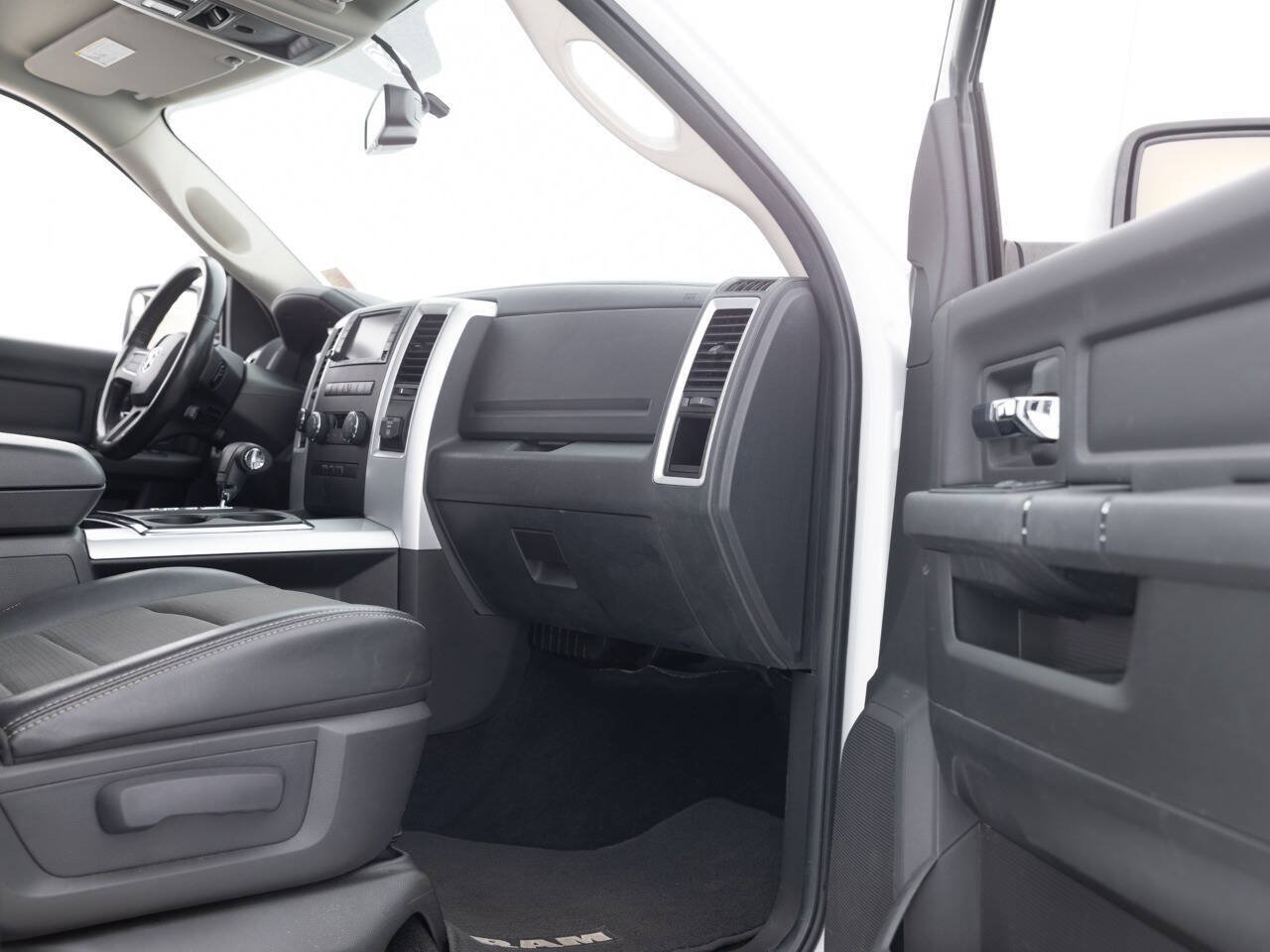 Used 2011 RAM 1500 Sport w/ Sport Premium Group AWD/4WD image 32