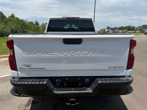 Used 2023 Chevrolet Silverado 2500 Custom w/ Custom Convenience Package AWD/4WD image 6