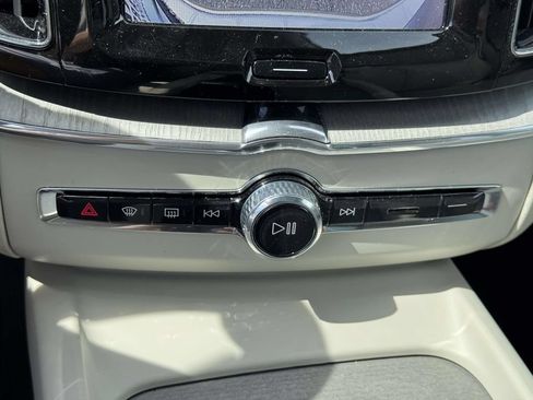 Certified 2025 Volvo XC60 B5 Plus w/ Protection Package Premier AWD/4WD image 27
