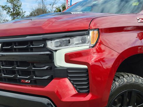 Used 2023 Chevrolet Silverado 1500 LT Trail Boss w/ Convenience Package II image 9