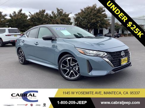 Used 2025 Nissan Sentra SR w/ SR Premium Package image 1