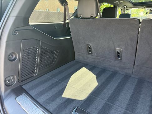 Used 2026 GMC Yukon XL Denali w/ Sun & Power Step Package AWD/4WD image 9