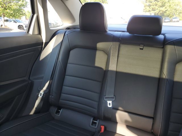 Certified 2024 Volkswagen Jetta SE w/ Panoramic Sunroof Package FWD image 10