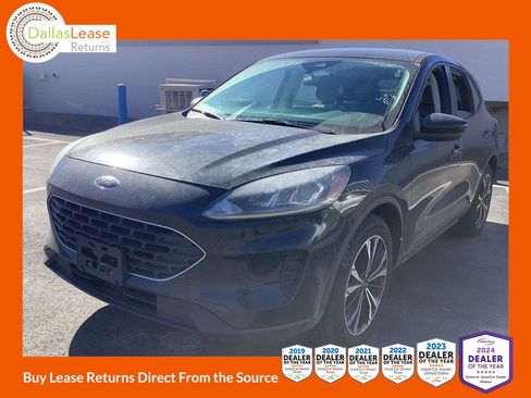 Used 2022 Ford Escape SE w/ SE Sport Appearance Package image 1