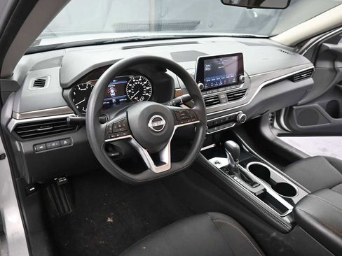 Used 2023 Nissan Altima 2.5 SV image 10