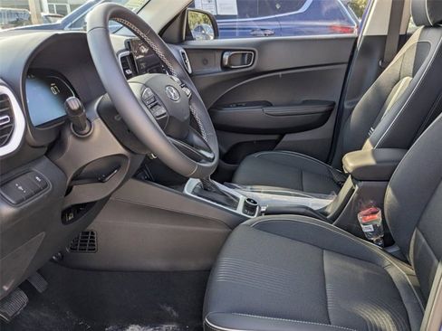New 2025 Hyundai Venue Limited image 21