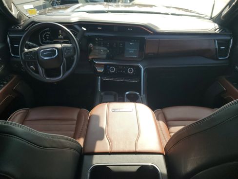 Used 2024 GMC Sierra 2500 Denali Ultimate image 15