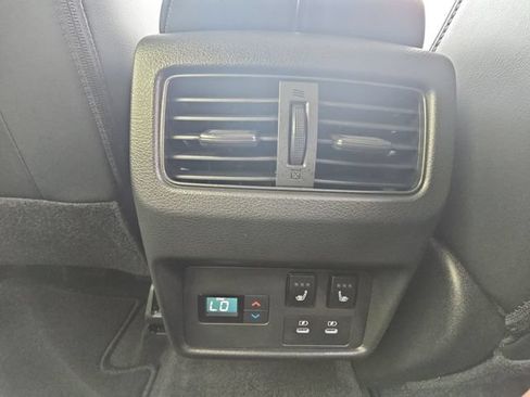 Used 2025 Nissan Rogue Platinum w/ Platinum Premium Package FWD image 23