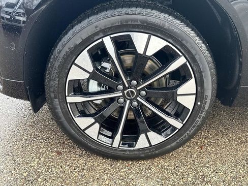 New 2026 Volvo XC60 B5 Plus w/ Climate Package image 10