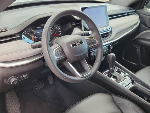 Used 2024 Jeep Compass Latitude image 21